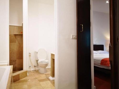 Ένα μπάνιο στο Amaravati Wellness Center