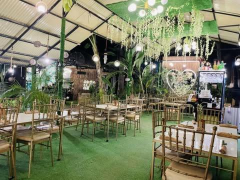 Restaurace v ubytování Ecostay Panglao Resort Hotel