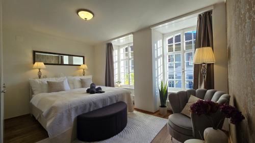 The Guild l Central l Castle Thun l Old Town l Netflix