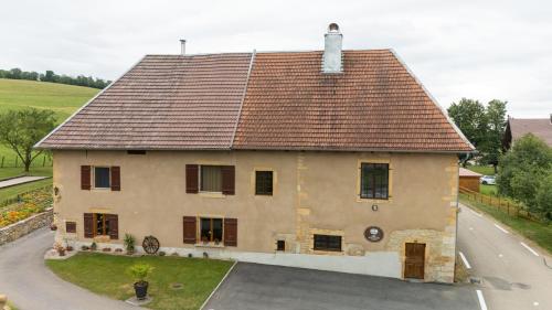 Το κτήριο όπου στεγάζεται  η παραθεριστική κατοικία