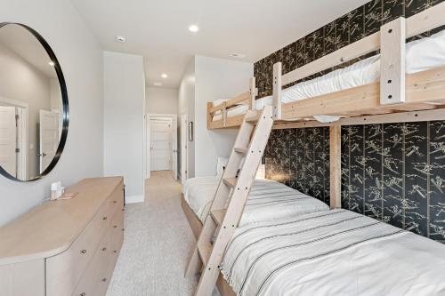 Ένα ή περισσότερα κρεβάτια σε δωμάτιο στο Deer Valley Vista