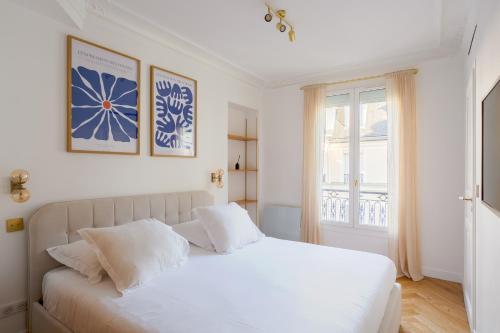 Le Marais - Iconic Penthouse with Balcony