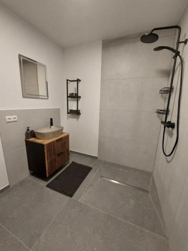 Koupelna v ubytování Saale-Panorama