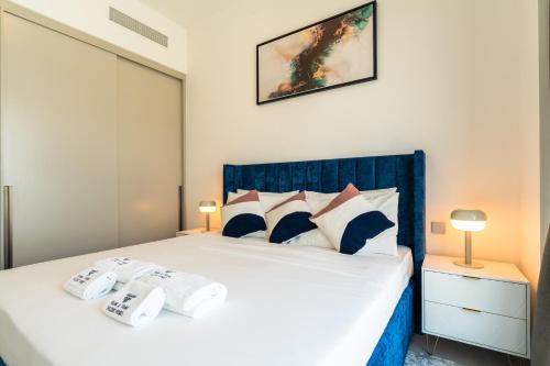 Modern Luxury Apartment with Full Burj Khalifa & Fountain View