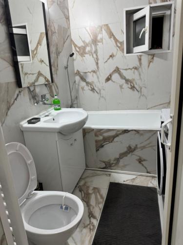 Ένα μπάνιο στο Ploiesti ultracentral !!!