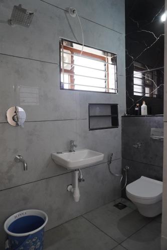 Koupelna v ubytování Sihi Homestay