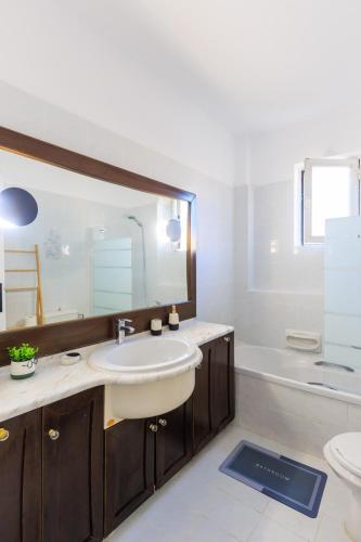 Aiolos Grand super lux suite in Alimos Riviera with gym