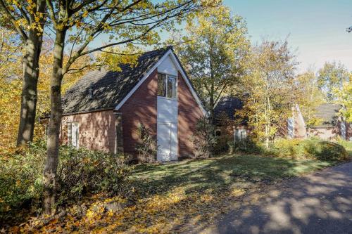 Φωτογραφία από το άλμπουμ του Comfortable family home with sauna - VP101 σε Hoeven