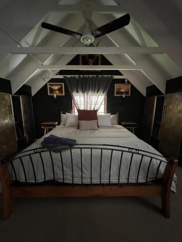 Postel nebo postele na pokoji v ubytování The Granny Flat