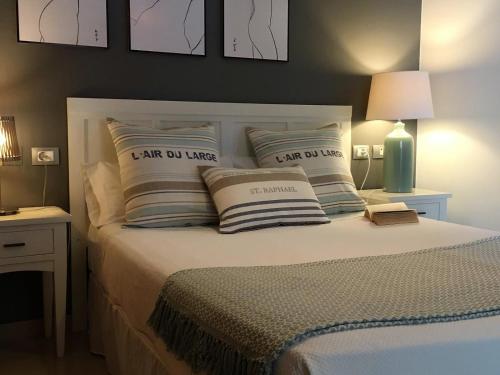 En eller flere senge i et værelse på Villa Esperanza by Villalia