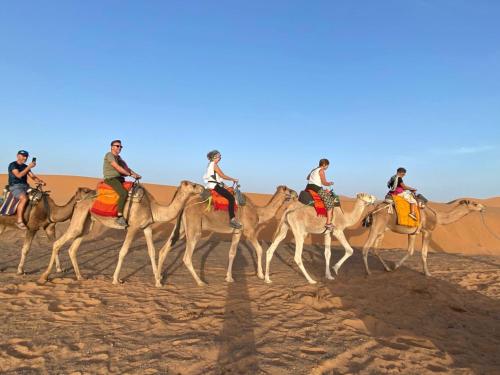 Hosté ubytování Sahara Desert Camp
