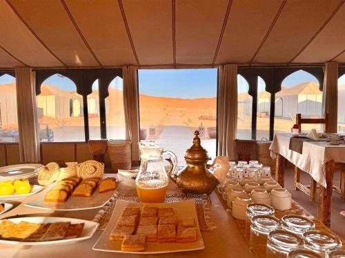 Jídlo v luxury tent nebo okolí