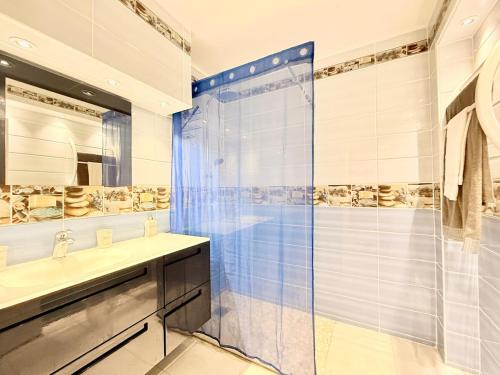 Koupelna v ubytování Bright duplex located in Anse Mitan