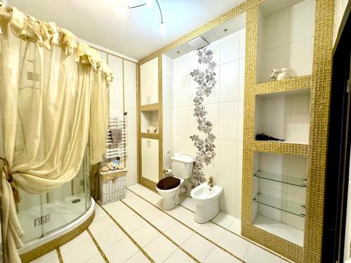 Koupelna v ubytování Arcadia Beach Terrace Apartments