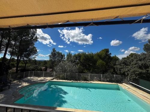 Jolie maison avec piscine , proche du centre de Bédoin
