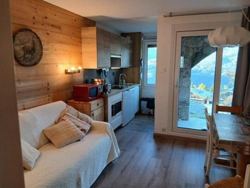 Studio rénové pour 4 pers. avec terrasse et vue montagne