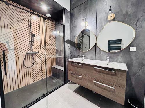 Ένα μπάνιο στο République 5 - Downtown & close to thermal baths