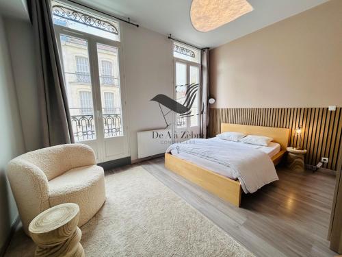 Ένα ή περισσότερα κρεβάτια σε δωμάτιο στο République 5 - Downtown & close to thermal baths