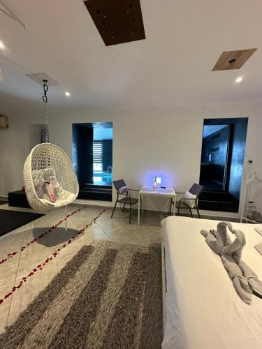 Postel nebo postele na pokoji v ubytování Nuit Détente Rodez