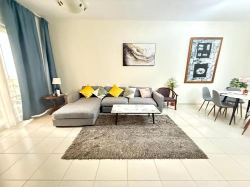 Lavender Oasis - Entire Spacious 1 flat in Jumeirah Village Circle
