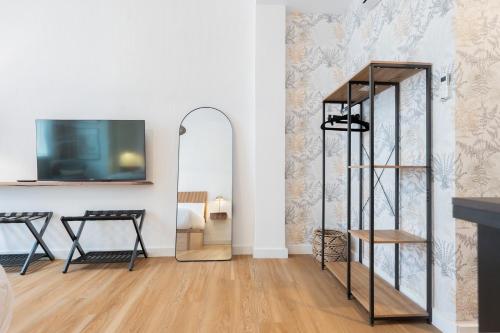 Brand New Design Studio - Alameda Square