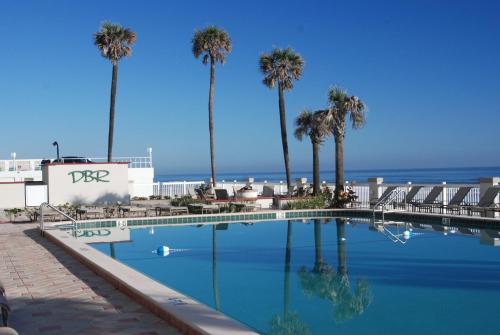 Bazén v ubytování Daytona Beach Resort Condos nebo v jeho okolí