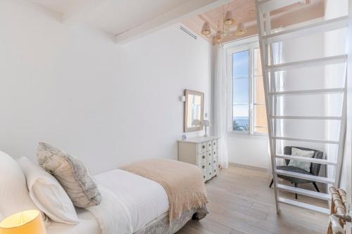 "L'Or Bleu" exclusive location and beautiful apartment next to Promenade