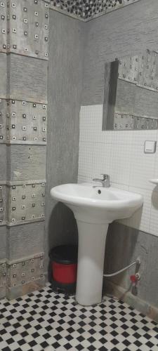 Ένα μπάνιο στο Ashara