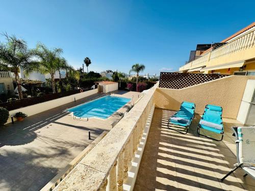 Sea View Family Apartment with Pool