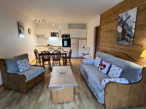 3 pièces avec terrasse, animaux admis, parking – Samoëns - FR-1-629-137