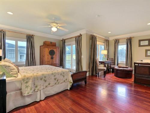 Postel nebo postele na pokoji v ubytování Tybee Nights