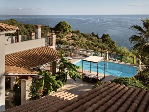 Πισίνα στο ή κοντά στο Seaview Villa Yannis