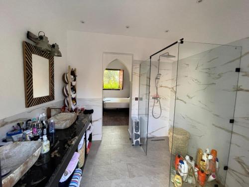 Ένα μπάνιο στο Riad Wael