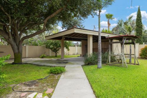 Fotografie z fotogalerie ubytování Valley Getaway! Pool House v destinaci Mission