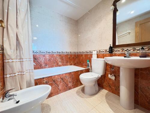 Un baño de ACV - Costa Marina II -1ª línea planta 5 sur