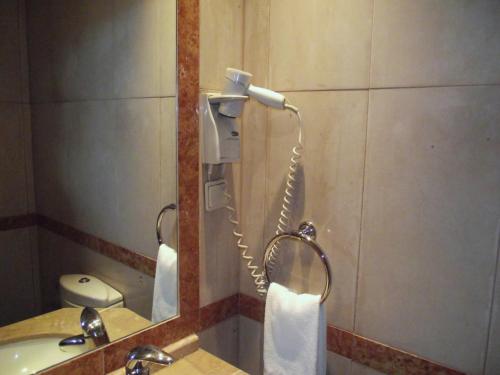 Bathroom sa Hotel Dom Sancho I