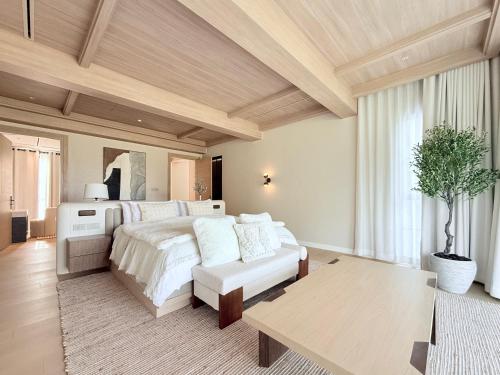 Postel nebo postele na pokoji v ubytování G7 Luxury Pool villa Khaoyai