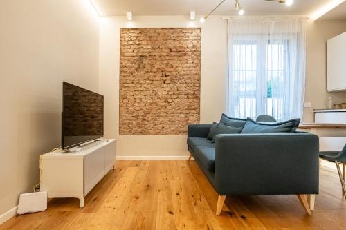HT Maison Angera