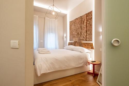 HT Maison Angera