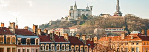 Ein allgemeiner Blick auf Sain-Bel oder ein Stadtblick von der Ferienwohnung aus