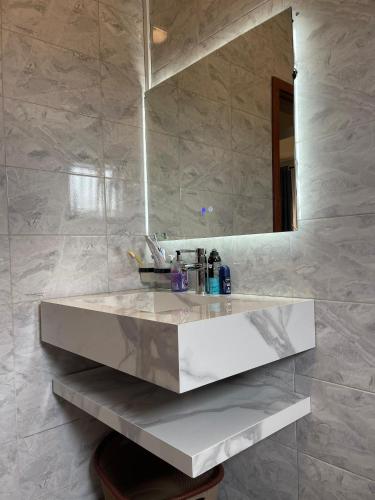 Ένα μπάνιο στο CHIGO safaris budget homes