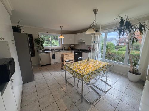 Köök või kööginurk majutusasutuses Escapade familiale à Longueuil