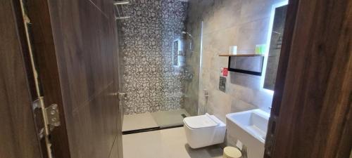 Ένα μπάνιο στο VILLA MARIA PETRA