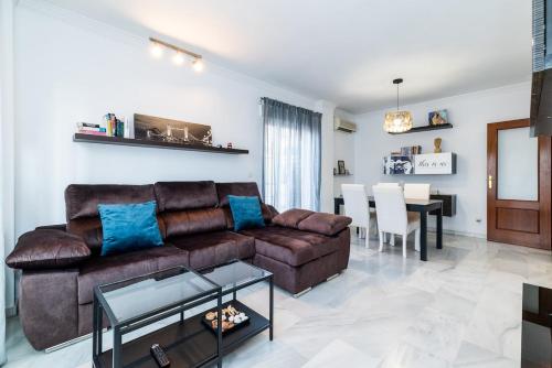 Granada capital next to Albaicín, free parking