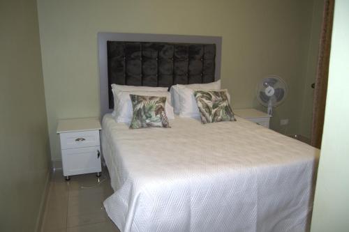 Postel nebo postele na pokoji v ubytování Woodmead Meadows