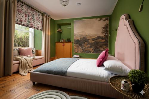 Ένα ή περισσότερα κρεβάτια σε δωμάτιο στο Wonderland Berwick 5-bedrooms Pet-friendly cottage with the Hot tub