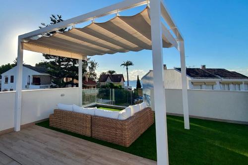 Thai Beach Residencial E, Private jacuzzi, Sea View, Rooftop, 50m to the beach