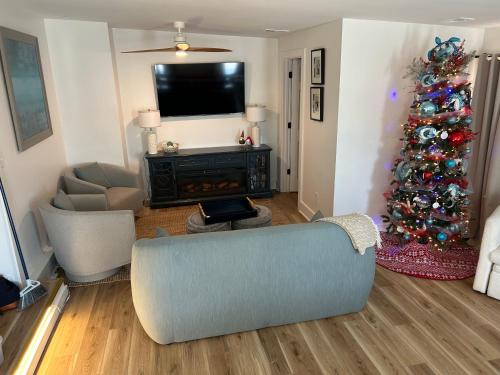 Μια τηλεόραση ή/και κέντρο ψυχαγωγίας στο The Flipflop