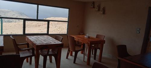 Γενική θέα στο βουνό ή θέα στο βουνό από  αυτό το κάμπινγκ