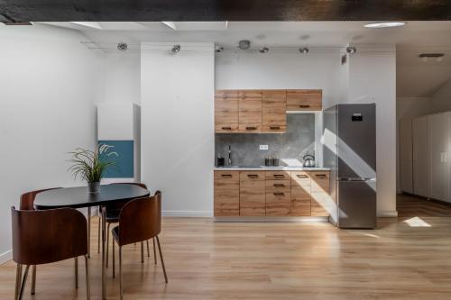 Η κουζίνα ή μικρή κουζίνα στο Golden Apartments Waw - Old Town - Marcinkowskiego #5